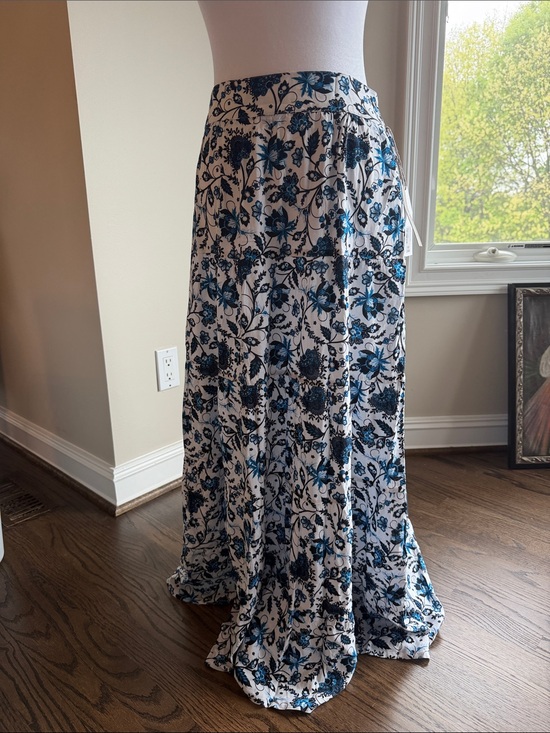 Soft Surroundings Dresses & Skirts - Soft Surroundings Blue & White Floral Maxi Skirt